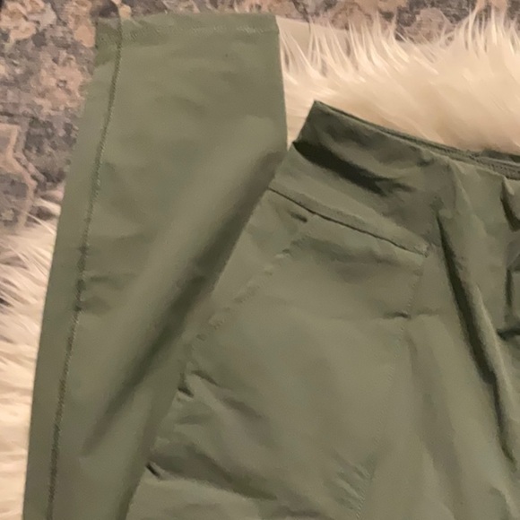 Fabletics Green Cargo Pants Durable Utility Design - Picture 4 of 9